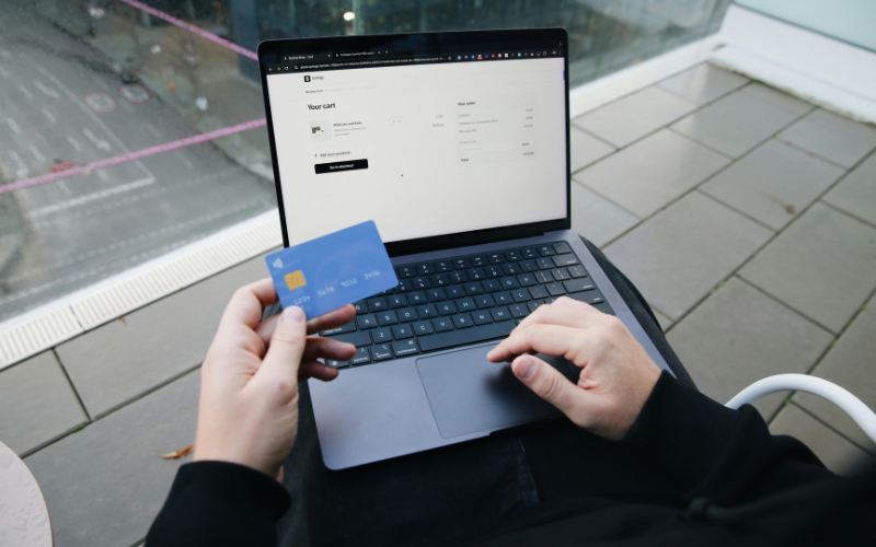 Founder comparing Shopify payment gateway Pakistan options for a new store checkout